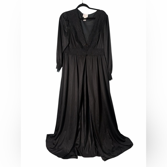 2- Shadowline Women's Nightgown Black Long Lace Bodice Silhouette Silky Nylon  L - Picture 12 of 16